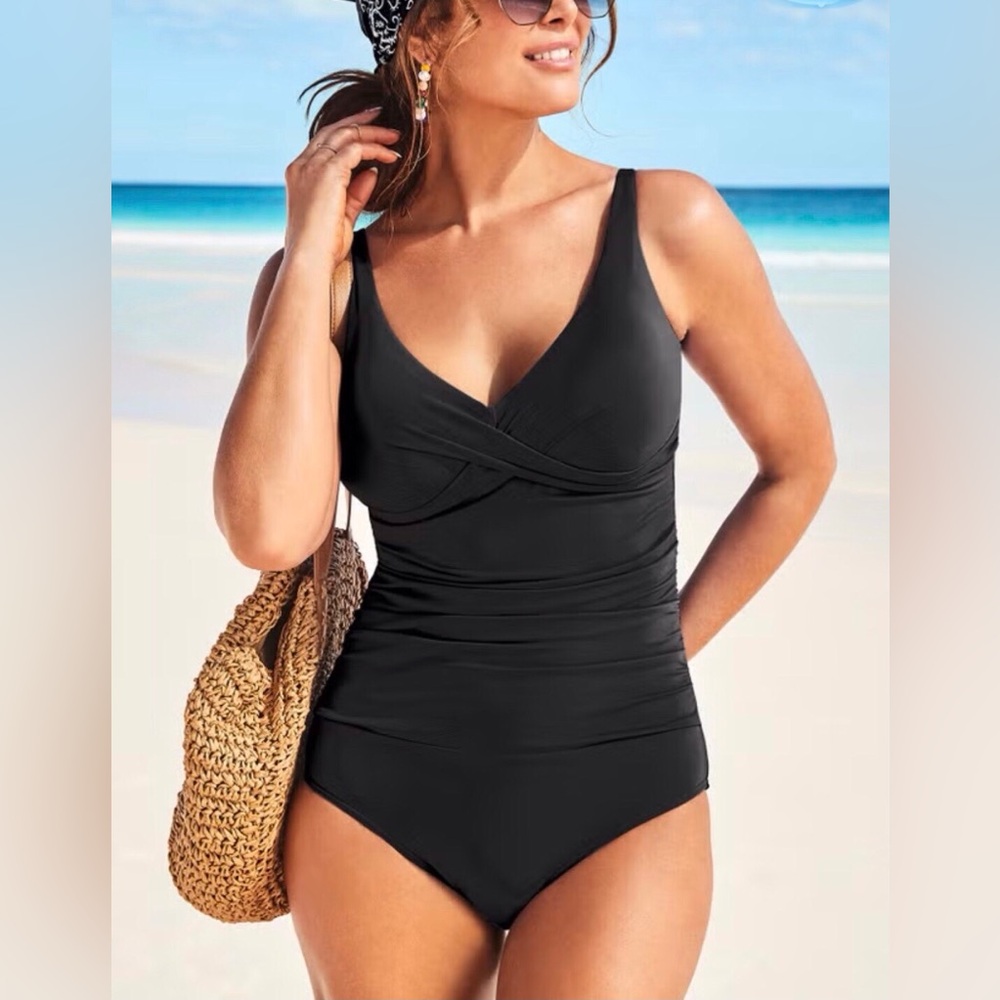 New Swimsuit For All Women’s V-Neck One Piece‎ Black Swimsuit Size 22
